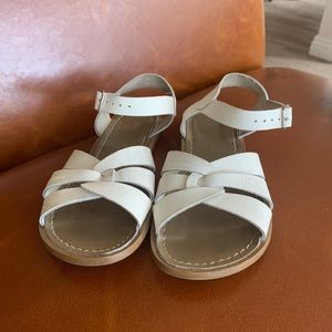 Saltwater Sandals White 7.5 women’s